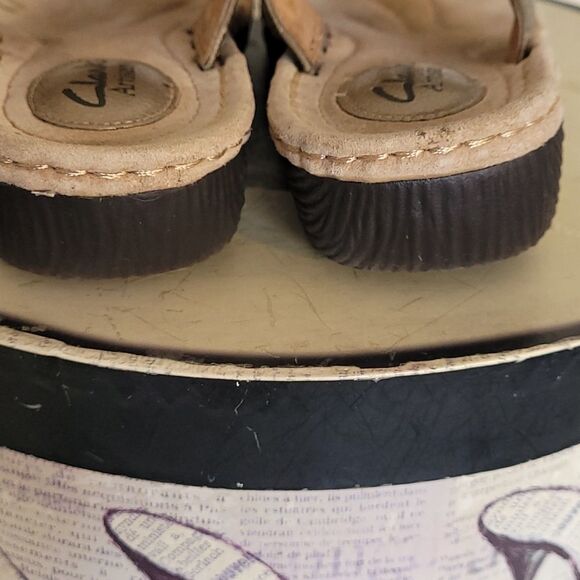 - Clark's Leather Artisian Sandals - Picture 6 of 10